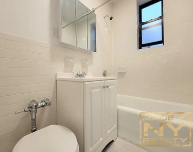 25-74 33rd Street - Photo Thumbnail 7