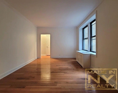 25-74 33rd Street - Photo Thumbnail 4