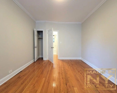 25-74 33rd Street - Photo Thumbnail 9