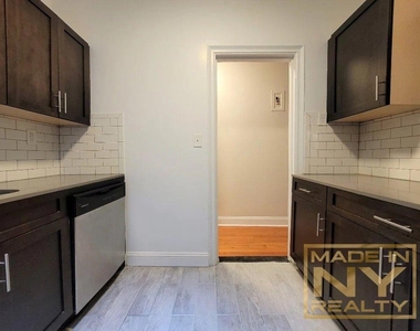 25-74 33rd Street - Photo Thumbnail 3