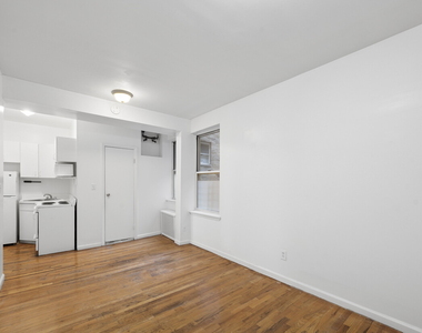320 E 49th Street - Photo Thumbnail 5