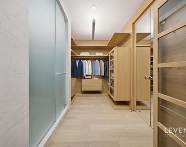 55 Warren Street - Photo Thumbnail 16