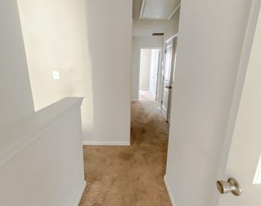 131 Cramsford Street - Photo Thumbnail 8