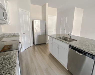 131 Cramsford Street - Photo Thumbnail 4