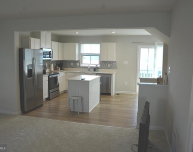 14 Tadpole Landing Road - Photo Thumbnail 3