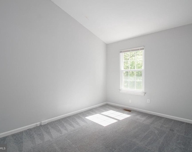 309 Bentley Court - Photo Thumbnail 14