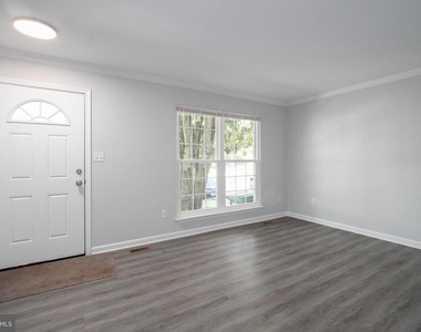 309 Bentley Court - Photo Thumbnail 1