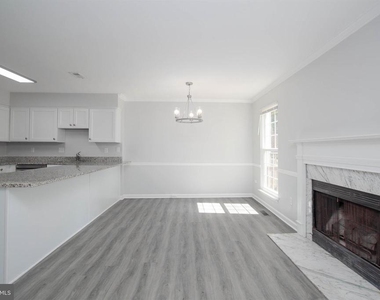 309 Bentley Court - Photo Thumbnail 4