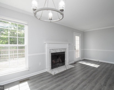 309 Bentley Court - Photo Thumbnail 6