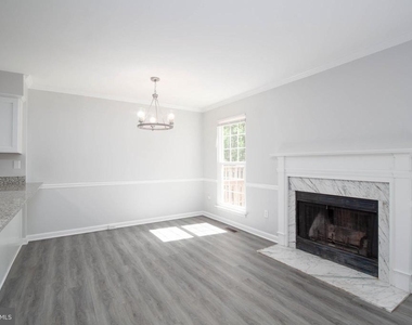 309 Bentley Court - Photo Thumbnail 5
