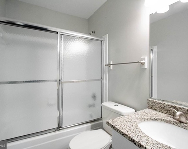 309 Bentley Court - Photo Thumbnail 12