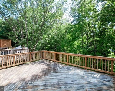 309 Bentley Court - Photo Thumbnail 19
