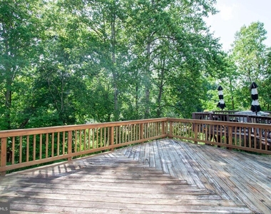 309 Bentley Court - Photo Thumbnail 7