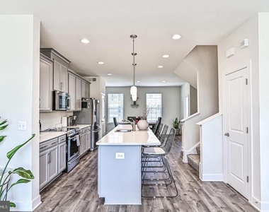 13821 Litespeed Way - Photo Thumbnail 8