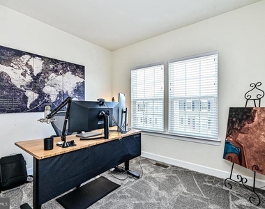 13821 Litespeed Way - Photo Thumbnail 31
