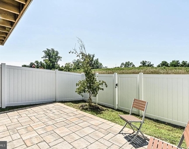 13821 Litespeed Way - Photo Thumbnail 42