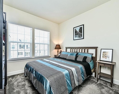 13821 Litespeed Way - Photo Thumbnail 33