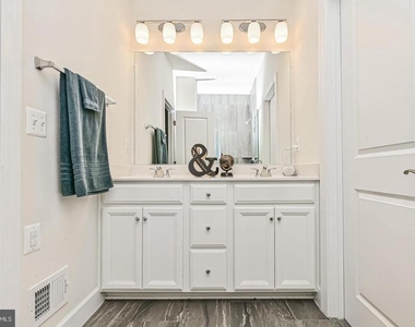 13821 Litespeed Way - Photo Thumbnail 28