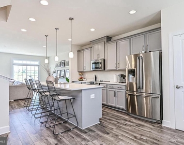 13821 Litespeed Way - Photo Thumbnail 18