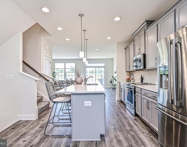 13821 Litespeed Way - Photo Thumbnail 5