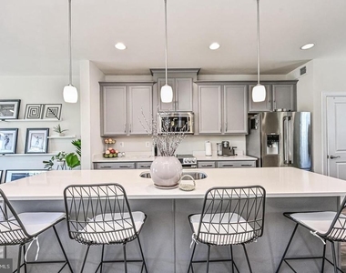 13821 Litespeed Way - Photo Thumbnail 4