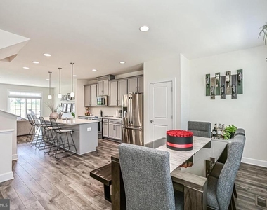 13821 Litespeed Way - Photo Thumbnail 7