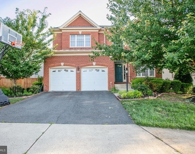 43185 Tandridge Way - Photo Thumbnail 2