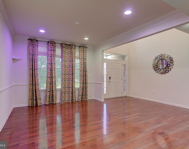43185 Tandridge Way - Photo Thumbnail 8