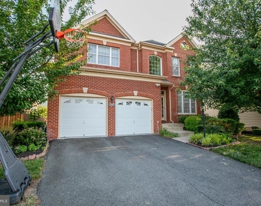 43185 Tandridge Way - Photo Thumbnail 1