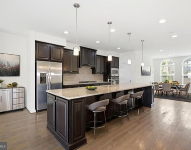 22527 Foundation Drive - Photo Thumbnail 10
