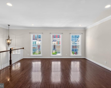 25450 Hopton House Terrace - Photo Thumbnail 29