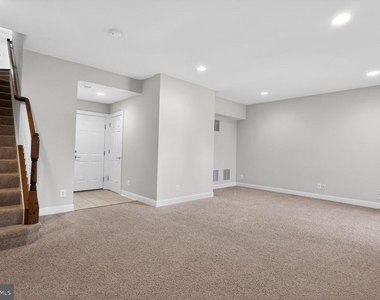 25450 Hopton House Terrace - Photo Thumbnail 16