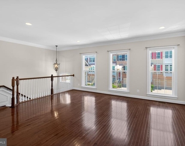 25450 Hopton House Terrace - Photo Thumbnail 4