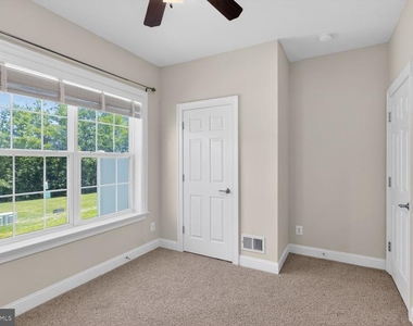 25450 Hopton House Terrace - Photo Thumbnail 11