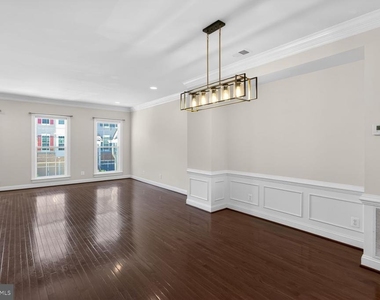 25450 Hopton House Terrace - Photo Thumbnail 23