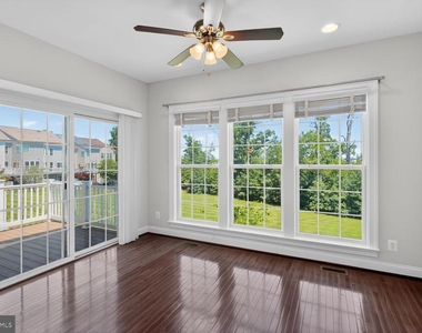 25450 Hopton House Terrace - Photo Thumbnail 25