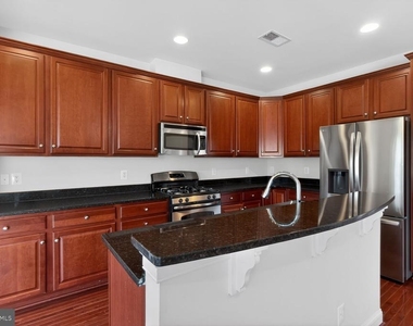 25450 Hopton House Terrace - Photo Thumbnail 7