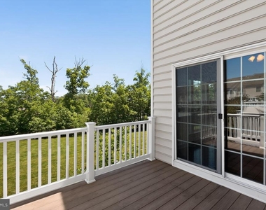 25450 Hopton House Terrace - Photo Thumbnail 2
