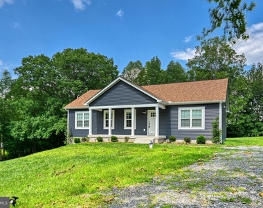 200 Seclusion Shores Drive - Photo Thumbnail 2
