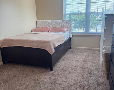 8610 Beekman Place - Photo Thumbnail 11