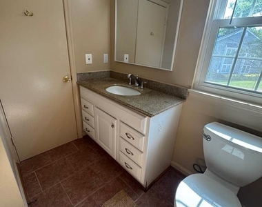 8610 Beekman Place - Photo Thumbnail 15