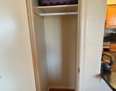 8610 Beekman Place - Photo Thumbnail 18