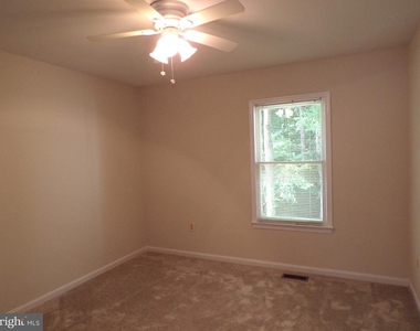 8305 Ridge Crossing Lane - Photo Thumbnail 16