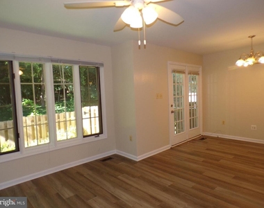 8305 Ridge Crossing Lane - Photo Thumbnail 11