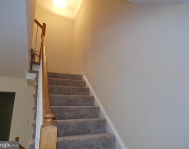 8305 Ridge Crossing Lane - Photo Thumbnail 13