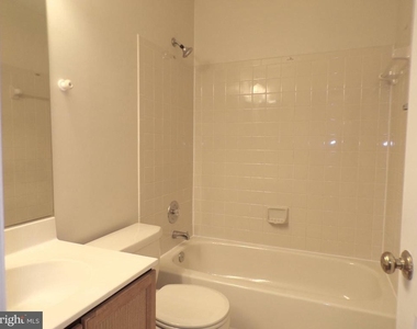 8305 Ridge Crossing Lane - Photo Thumbnail 18