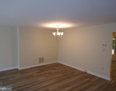 8305 Ridge Crossing Lane - Photo Thumbnail 4