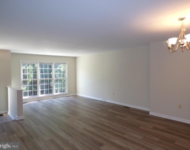 8305 Ridge Crossing Lane - Photo Thumbnail 3
