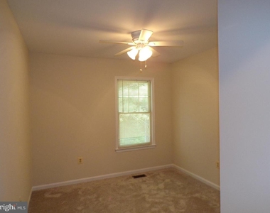 8305 Ridge Crossing Lane - Photo Thumbnail 14