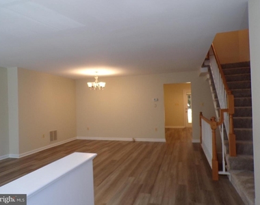 8305 Ridge Crossing Lane - Photo Thumbnail 1